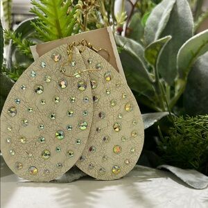 Elegant Cream Leather Teardrop Earrings. J85